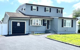 16 Harrison St, Brentwood, NY 11717