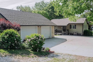 88 Mallard Rd, Loup City, NE 68853