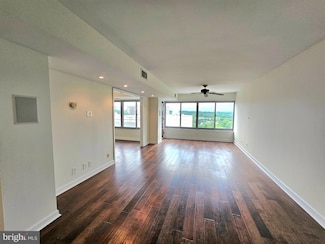5340 Holmes Run Pkwy Unit 1410, Alexandria, VA 22304