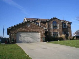 35 Lemans Dr, Napoleon, OH 43545