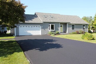 37 Green Mountain Dr, Saint Albans, VT 05478
