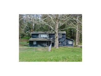 4925 Tr 312, Millersburg, OH 44654