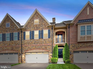 59 David Dr, Newtown, PA 18940