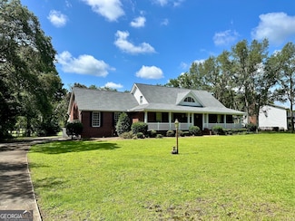 1457 N River Oaks Dr, Blackshear, GA 31516