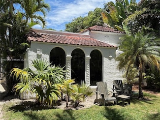 3767 Royal Palm Ave, Miami Beach, FL 33140