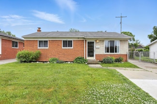 18260 Spring Ct N, Fraser, MI 48026