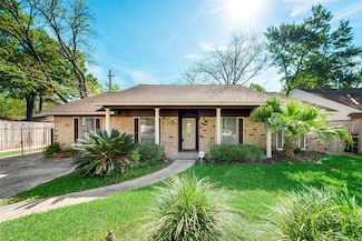 6310 Ash Oak Dr, Houston, TX 77091