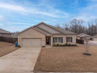 28 Stephanie St, Millington, TN 38053