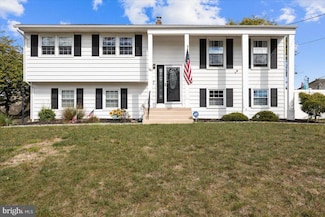 28 Tanglewood Dr, Trenton, NJ 08619