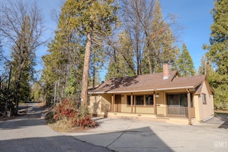 39351 Blue Jay Dr, Bass Lake, CA 93604