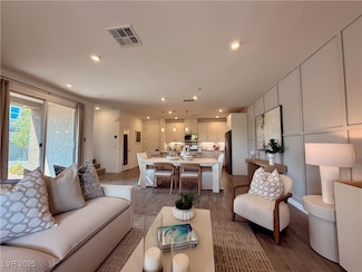 802 Royal Beekman St, Henderson, NV 89011