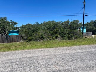 927 S Kossuth St, Rockport, TX 78382