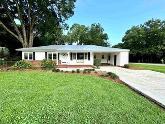 502 S Poplar Ave, Andrews, SC 29510