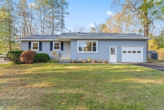 10 Dawn Dr, Schenectady, NY 12302