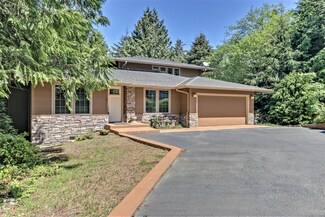 566 Fairway Dr, Gleneden Beach, OR 97388