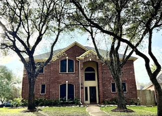 1818 Maidenhair Ln, Sugar Land, TX 77479