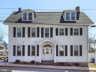 104 W Main St, Middletown, PA 17057