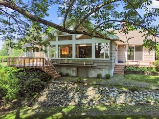 24 High St, Hallowell, ME 04347