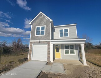 1317 Creekfront Dr, Wilmington, NC 28401
