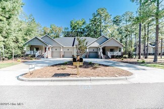 111 Lamplighter Village Dr, Pinehurst, NC 28374