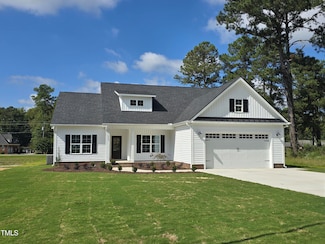1047 N Lincoln St, Benson, NC 27504