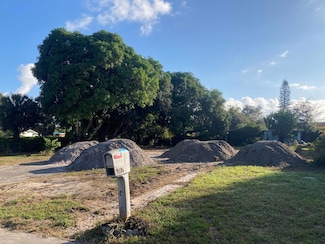 9426 Sunrise Dr, West Palm Beach, FL 33403