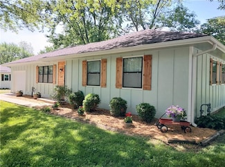 109 Sharon Ln, Garden City, MO 64747