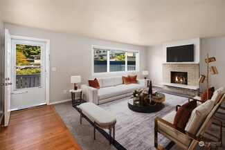 2317 S Pinebrook Ln Unit 17, Des Moines, WA 98198