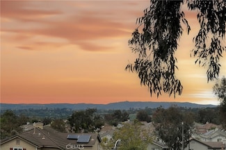 11 Spring View Way, Rancho Santa Margarita, CA 92688