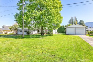 208 W 2nd St, Everson, WA 98276
