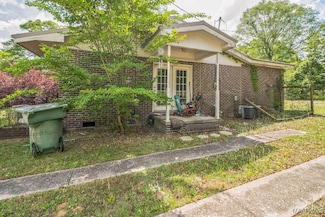 160 Meadowview Dr, Ozark, AL 36360