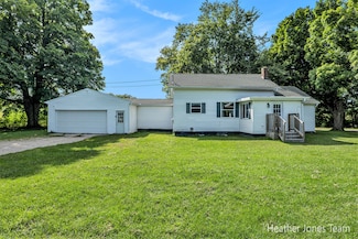 13784 Old 14 Mile Rd NE, Greenville, MI 48838