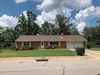 1809 Johns Dr, Mountain Home, AR 72653