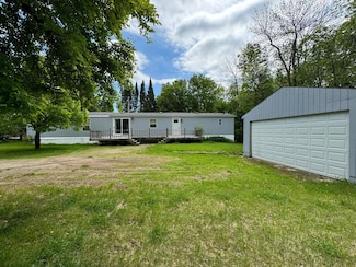 58920 330th St, Warroad, MN 56763