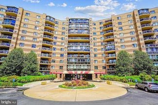 8380 Greensboro Dr Unit 923, McLean, VA 22102