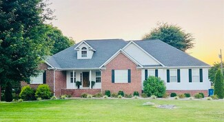 104 Oak Leaf St, Glasgow, KY 42141