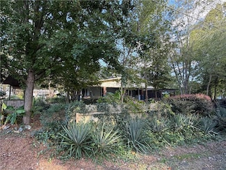 724 Summit St, Walnut Cove, NC 27052