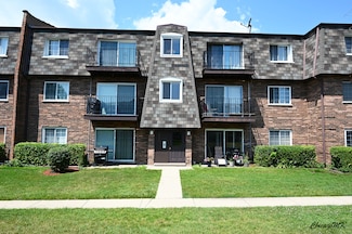 9381 Bay Colony Dr Unit 3S, Des Plaines, IL 60016