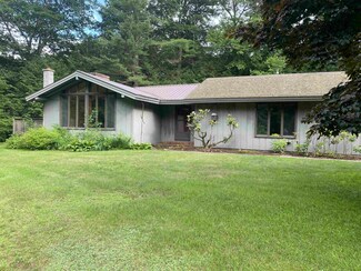 568 W River Rd, Brattleboro, VT 05301
