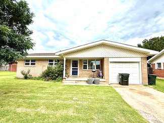 714 Cynthia Dr, Mooreland, OK 73852