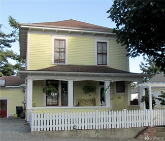 527 S 4th St, La Conner, WA 98257