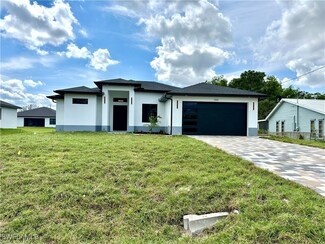 2905 4th St W, Lehigh Acres, FL 33971