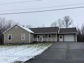 46 Fords Ln, Mapleton, ME 04757