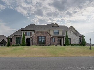 18624 E Persimmon Ln, Owasso, OK 74055