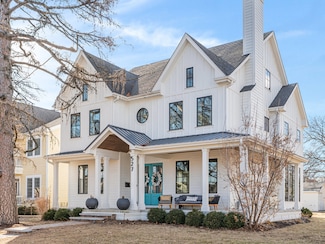 527 N Ellsworth St, Naperville, IL 60563