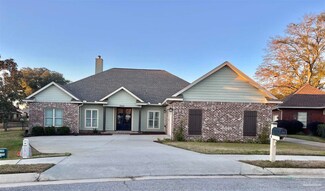 5342 Southlake Dr, Milton, FL 32571