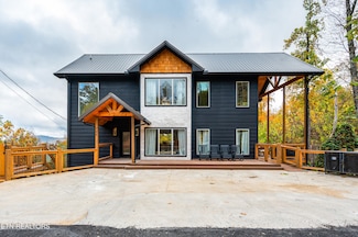 788 Chestnut Dr, Gatlinburg, TN 37738
