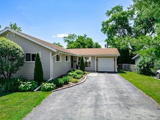 424 S Erie St, Wheaton, IL 60187