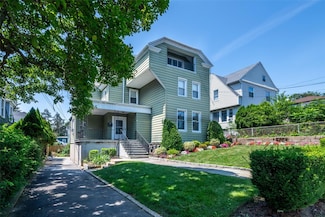 7 Alpha Place Unit First floor, New Rochelle, NY 10805