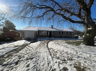 520 Ventura Cir, Bristol, VA 24201